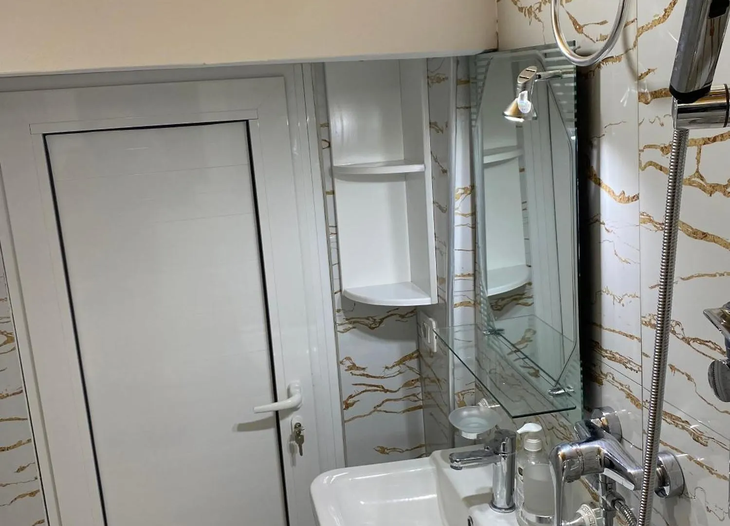 Guest House Rean Berat 0*,