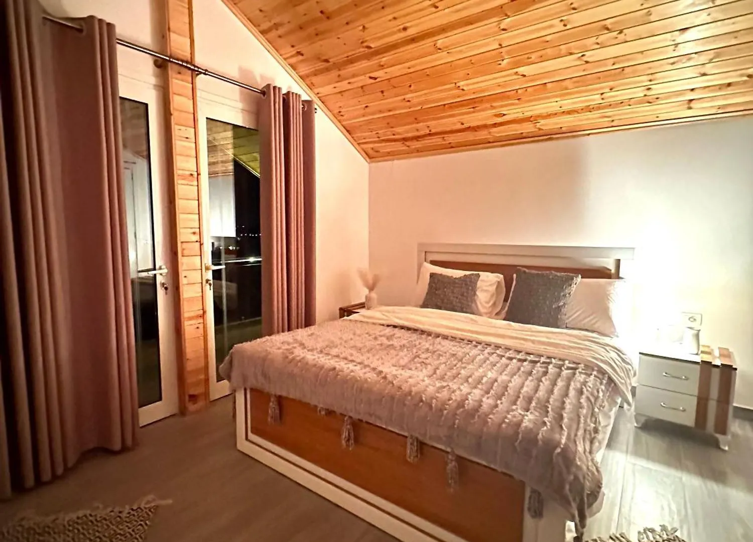Lägenhet Guest House Rean Berat Albanien